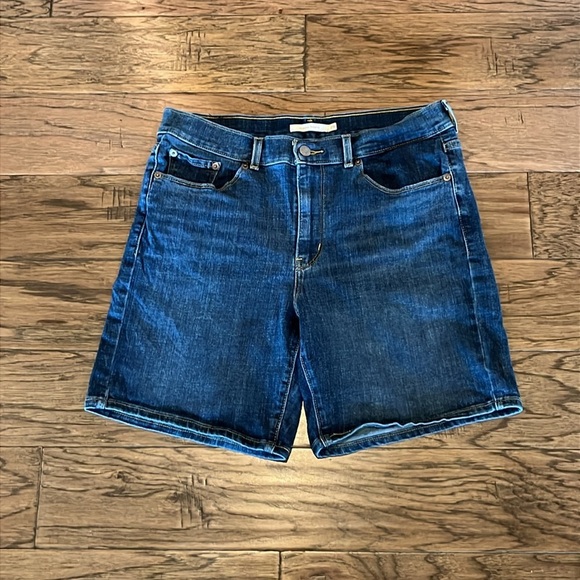 Levi’s Classic Shorts Mid Rise Size 29 - Picture 1 of 16